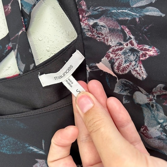 🦋 Maurices Dark Grey Floral Mid Sleeve Mini Dress Wedding Guest Small - Picture 3 of 7